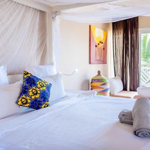 Zimmer mit Kingsize-Bett